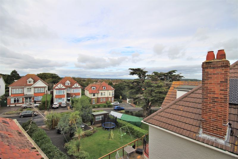 17 Foxholes Road Southbourne